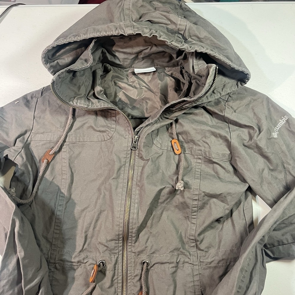 Columbia Women's Utility Jacket Size Medium Mid To Heavy Weight Pockets EUC